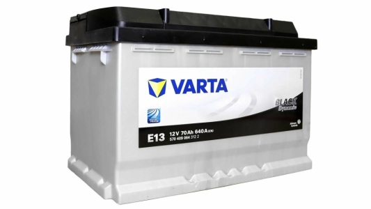 Аккумулятор легковой Varta Black Dynamic E13 70 а/ч 640А Обратная полярность
